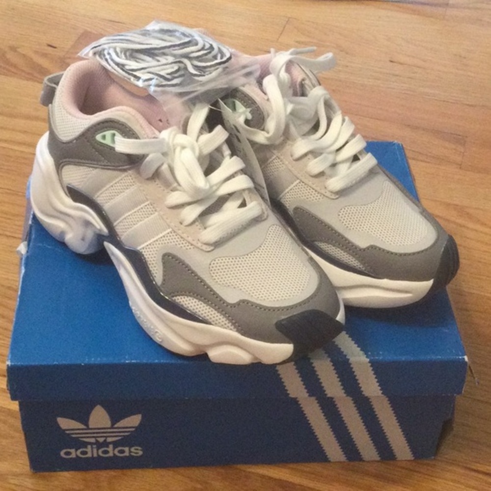 Adidas Running Shoes‎